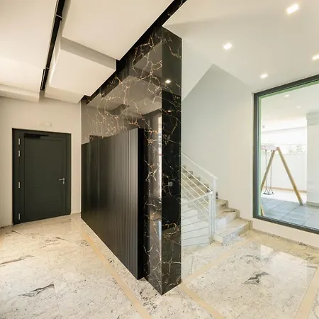 Maison 46 Brown Luxury Flat דירה *