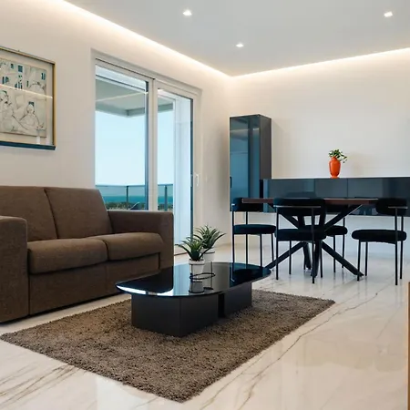 Maison 46 Brown Luxury Flat Bari