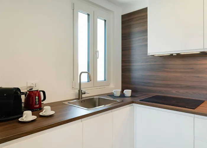 Maison 46 Brown Luxury Flat *