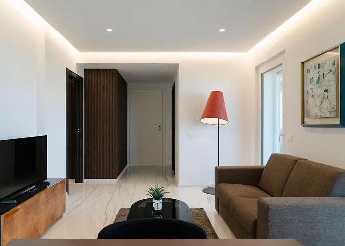 Maison 46 Brown Luxury Flat
