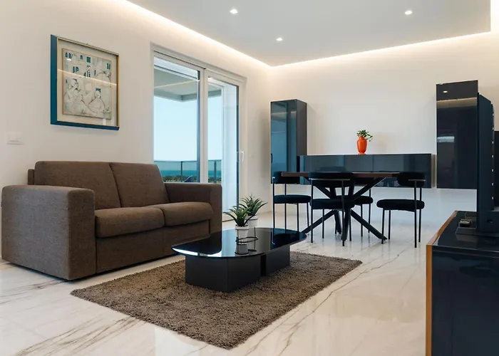 Maison 46 Brown Luxury Flat Bari